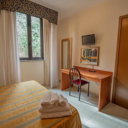La Carrozza D'Oro Hotel Montefiascone Exterior photo