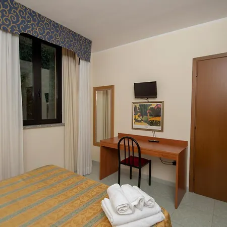 La Carrozza D'Oro Hotel Montefiascone Exterior photo